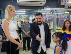 Primera dama de Ecuador, visita CUBO de la colonia Zacamil