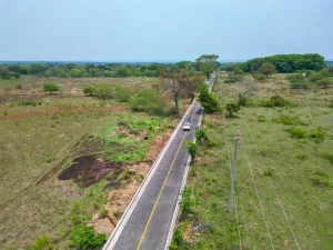 Primera fase calle rural playas El Icacal y El Esterón en La Unión