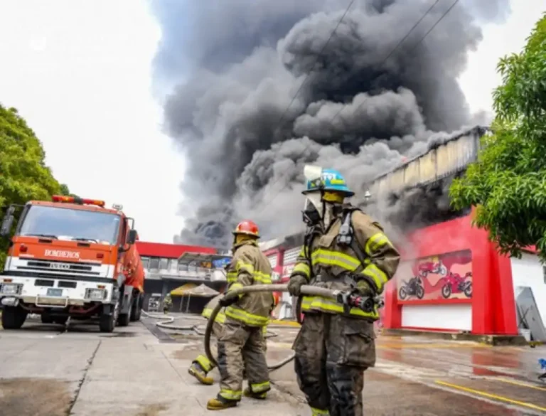 Sistema de Protección Civil, atendió incendio en bulevar Venezuela