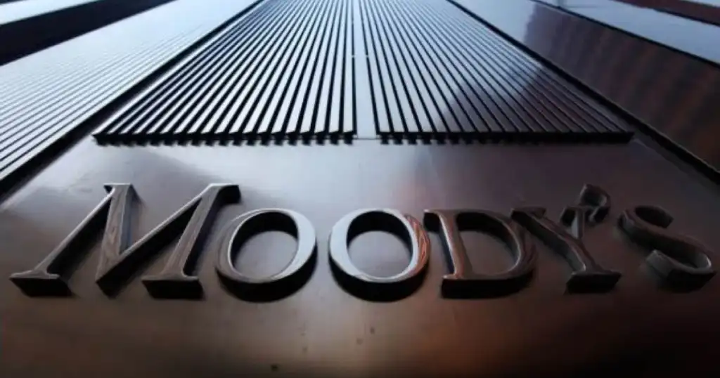 Moody’s mejora en dos niveles la calificación país de El Salvador a Caa1