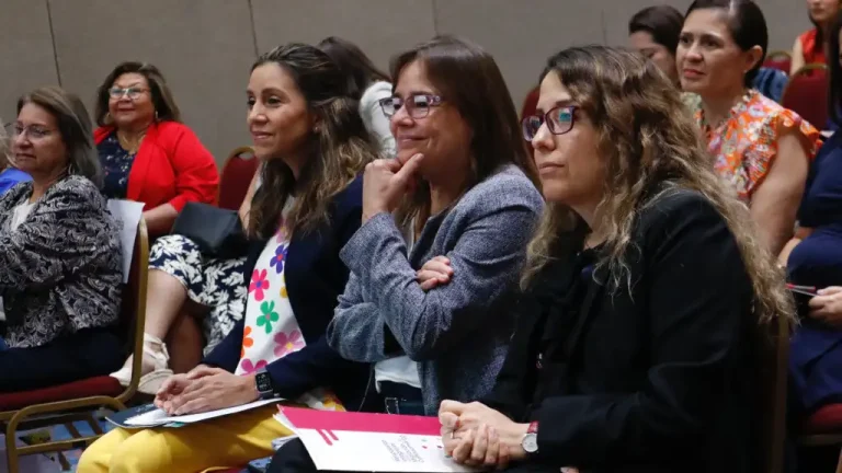 Impulsan a la mujer como líderes, empresarias y profesionales