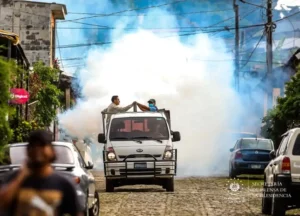 La denominada mega jornada de fumigación refuerza el trabajo que durante el año se ha hecho para el combate de las arbovirosis, el objetivo de las fumigaciones es evitar la proliferación del zancudo transmisor del dengue, zika, chikungunya.