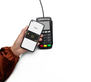 A partir de este martes, Banco CUSCATLAN permitirá a sus clientes agregar sus tarjetas Visa a la Billetera de Google para realizar pagos sin contacto simples y seguros a través de sus dispositivos Android y WearOS.