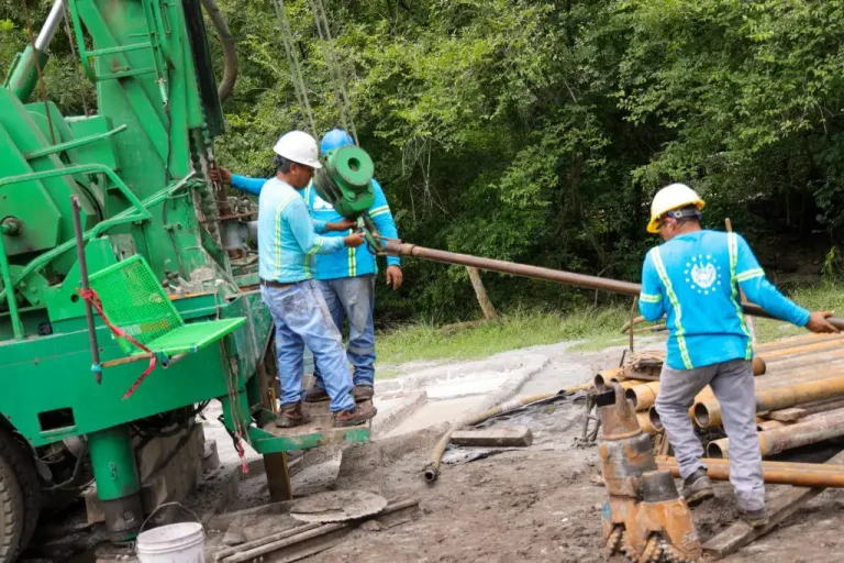 La Dirección de Obras Municipales, DOM, inició este jueves, la ejecución de la segunda fase del proyecto de agua potable en caserío Santa Elena del cantón Santo Tomás, en el distrito de Texistepeque, en el municipio de Santa Ana Norte, en cumplimiento al mandato del presidente Nayib Bukele, informaron fuentes oficiales.