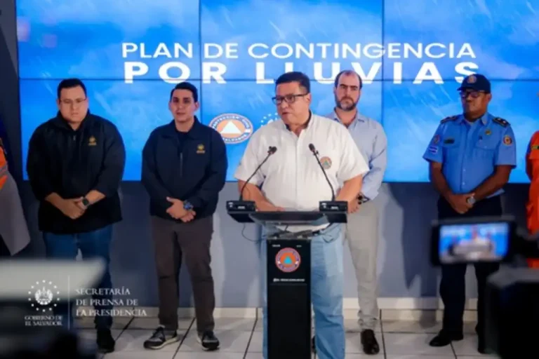Los albergues temporales han sido habilitados en zonas donde se ha identificado vulnerabilidad por la época invernal y están distribuidos de la siguiente manera: 15 en La Libertad, 10 en San Salvador, nueve en Morazán, cinco en La Paz, cinco en Cuscatlán, cuatro en San Miguel, cuatro en La Unión, cuatro en Santa Ana, cuatro en Ahuachapán, cuatro en Sonsonate, tres Usulután, dos en San Vicente, uno en Chalatenango, y uno en Cabañas.