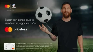 Inspirado en una experiencia real, se ve a Messi intentando usar su tarjeta Mastercard en varios pequeños negocios. Sin embargo, el propietario de cada tienda se niega a aceptar su pago como un gesto de respeto y agradecimiento por todo lo que Messi ha hecho por los fanáticos del fútbol.  