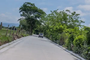 La Nueva obra, dijeron, que tiene una longitud 1.3 kilómetros, no solo ha mejora la conectividad entre Santa Rita y San Salvador, sino también ha optimizado la movilidad en la zona a través de la carretera Longitudinal del Norte.