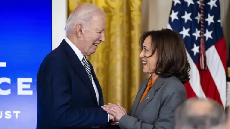 Hoy quiero ofrecer todo mi apoyo y respaldo para que Kamala sea la candidata de nuestro partido este año. Demócratas: es hora de unirse y vencer a Trump. Hagámoslo", dijo el mandatario.