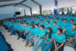 Los alumnos, durante tres meses, reciben por parte de expertos del Comandos de Ingenieros de la Fuerza Armada, la formación teórica práctica en las sedes localizadas en los 14 departamento del país.