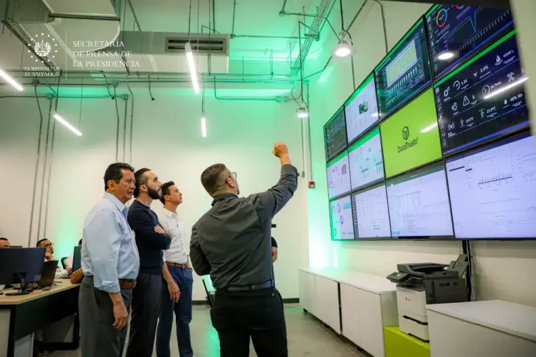 El centro de datos con certificación mundial, ubicado en el distrito de Ciudad Arce, La Libertad Centro, contará con los más altos estándares mundiales para garantizar a las empresas e instituciones la disponibilidad, seguridad máxima en el manejo de sus datos.  