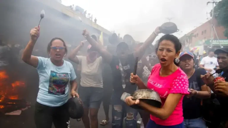 La ONG Foro Penal presentó, este martes, un balance denominado "Represión por parte del Estado venezolano durante la situación postelectoral, en cual contabiliza 132 arrestos verificados y seis personas asesinados, estos últimos registrados en Aragua, Táchira, Yaracuy y Zulia.