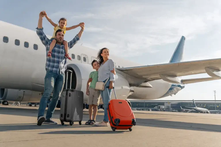 Con la llegada de las Fiestas Agostinas, una de las temporadas más esperadas del año por los salvadoreños, MAPFRE, compañía líder en el sector asegurador a nivel global, lanza una campaña especial para promover la importancia de viajar seguros.
