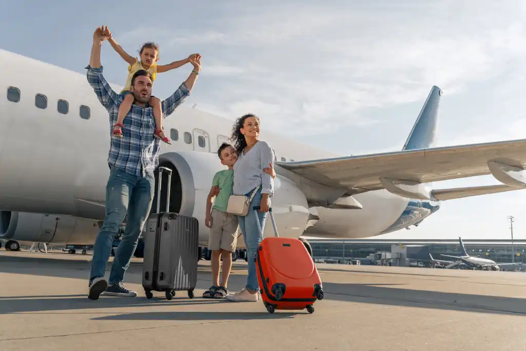 Con la llegada de las Fiestas Agostinas, una de las temporadas más esperadas del año por los salvadoreños, MAPFRE, compañía líder en el sector asegurador a nivel global, lanza una campaña especial para promover la importancia de viajar seguros.