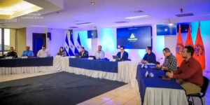 Detalló que lo Equipos Tácticos Operativos de Protección Civil, Cuerpo de Bomberos y personal del Ministerio de Obras Públicas trabajaron para la atención inmediata de las emergencias suscitadas por lluvias y así garantizar la conectividad vial en todo el país.