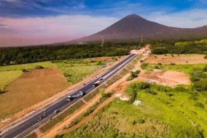 La construcción de este bypass, ahorrará los tiempos y costos de viaje y tendrá un impacto significativo para las actividades socioeconómicas regionales y nacionales.