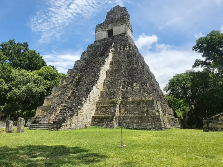 Las vacaciones de agosto, que se celebran durante los primeros seis días del mes, en honor al Divino Salvador del Mundo, patrono de la capital San Salvador, son la oportunidad perfecta para que los salvadoreños exploren destinos cercanos y fascinantes.