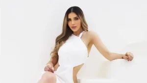 La esposa del narcotraficante Joaquín Guzmán El Chapo, Emma Coronel, arrancó su carrera como modelo impulsada por la atención mediática que tiene por su relación con uno de los narcos más famosos de la historia, informaron internacionales.