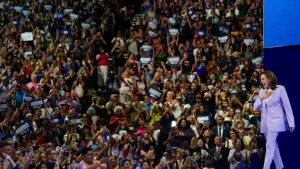El Vicepresidente de Harris, el gobernador de Minnesota, Tim Walz, está previsto acepte la nominación el miércoles, y Harris cerrará la convención el jueves con su discurso oficial de investidura.