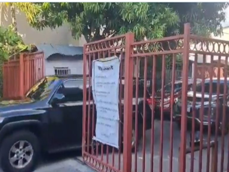 La Policía Nacional Civil, PNC, informó en sus redes sociales que luego de las respectivas investigaciones, fueron encontrados los cuerpos sin vida de Francisco Yohalmo Valdés y su esposa América Martínez de Valdés, ambos enterrados en el patio de su propia vivienda.