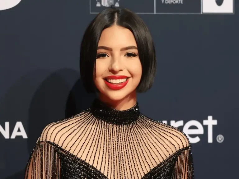 La integrante de la dinastía Aguilar hablaba ante sus seguidores cuando fue interrumpida por Christian Nodal con un grito de emoción, lo que causó la sorpresa de Ángela y de inmediato le reclamó diciéndole: "¡Amooor!"