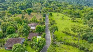 Se trata de más de 3 kilómetros de calle modernizadas de Corral Viejo a Hacienda Nueva en Tenancingo, Cuscatlán Sur