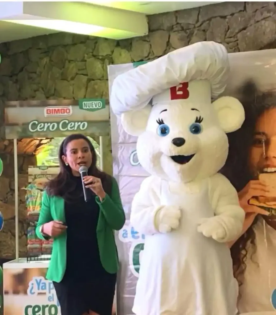 El nuevo Pan Bimbo Cero Cero está disponible en sus dos presentaciones, pan blanco e integral, elaborado con harina de trigo, 0% azúcar añadida y 0% grasa añadida, sin conservantes artificiales.