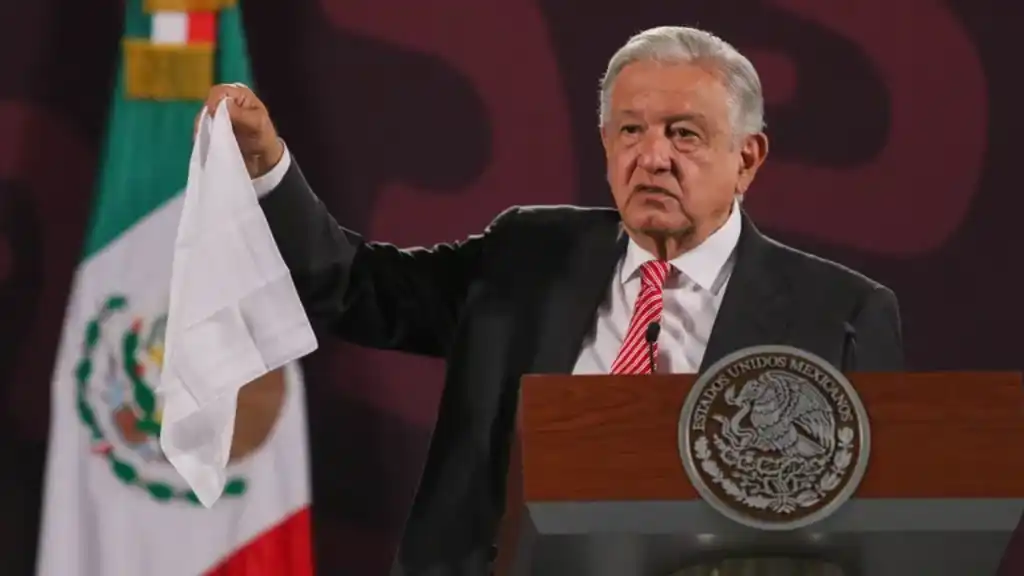 Ante las críticas sobre las Reformas al Poder Judicial de México, el presidente Andrés Manuel López Obrador, dijo este lunes, "no se va a destruir nada", como lo sostienen los opositores al planteamiento de reformas del mandatario mexicano,