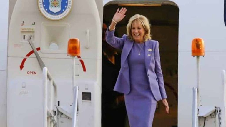 La primera dama estadounidense, Jill Biden, viajó a México junto a una comitiva bajo estrictas medidas de seguridad para participar en el traspaso de mando en representación del gobierno y pueblo norteamericano.