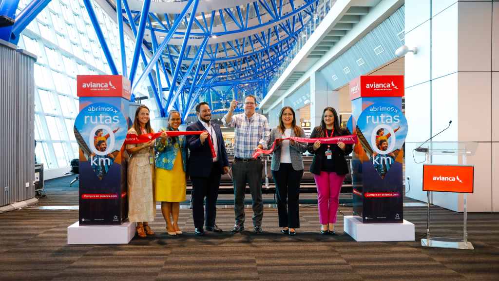 Cepa y Avianca anuncian nueva ruta directa San Salvador-Medellín