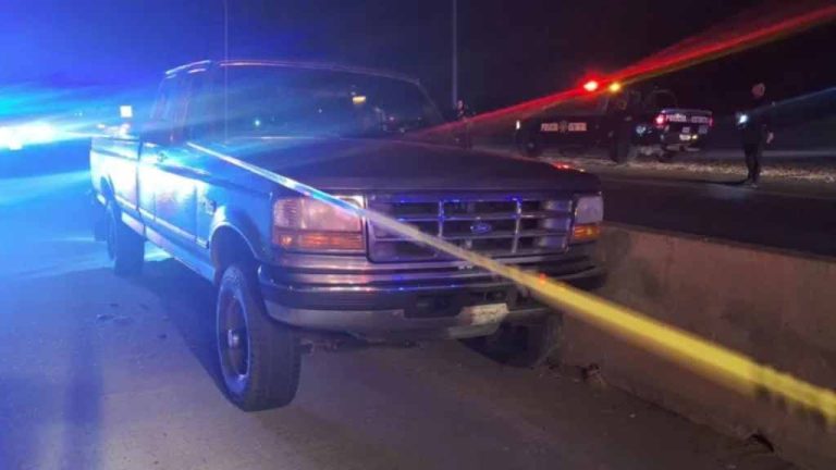 Según los reportes preliminares, el hecho criminal ocurrieron en las inmediaciones de una gasolinera, donde supuestamente un vehículo se le emparejó a su camioneta donde viajaban las víctimas y luego abrieron fuego en contra del hombre, quien perdió la vida de inmediato.