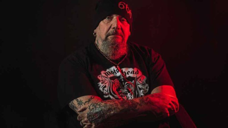 Paul Di’Anno, exvocalista de Iron Maiden, murió este lunes 21 de octubre, a la edad de 66 años de edad en su casa en Salisbury, Inglaterra, informó la casa discográfica Conquest Music a través de las redes sociales