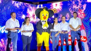 Nuevamente, Pollo Campero llena de magia el cielo con Luces Campero: La Noche de los Deseos, tradición que año con año tiene como propósito agradecer y compartir momentos especiales con los salvadoreños.