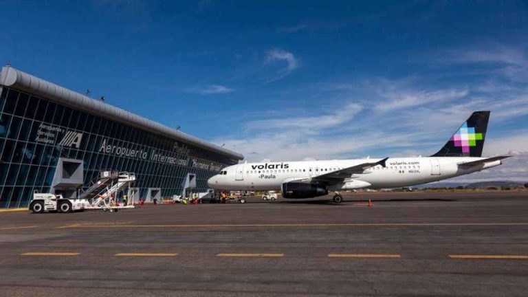 La suspensión de vuelos se prevé será desde las 7:00 de la mañana de este viernes hasta las 22:00 horas, pero las actividades administrativas dentro del Aeropuerto continúan con normalidad.