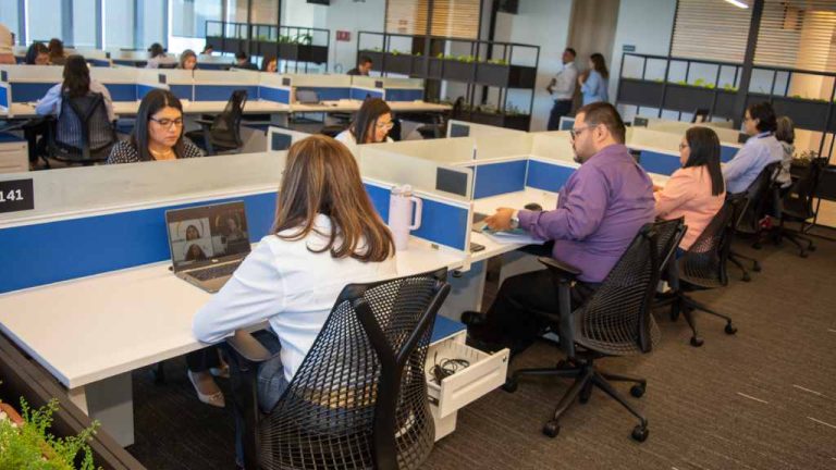 La empresa Consultora Gartner, reconoció la estrategia de bienestar laboral que impulsa Bancoagrícola con su personal administrativo y operativo.