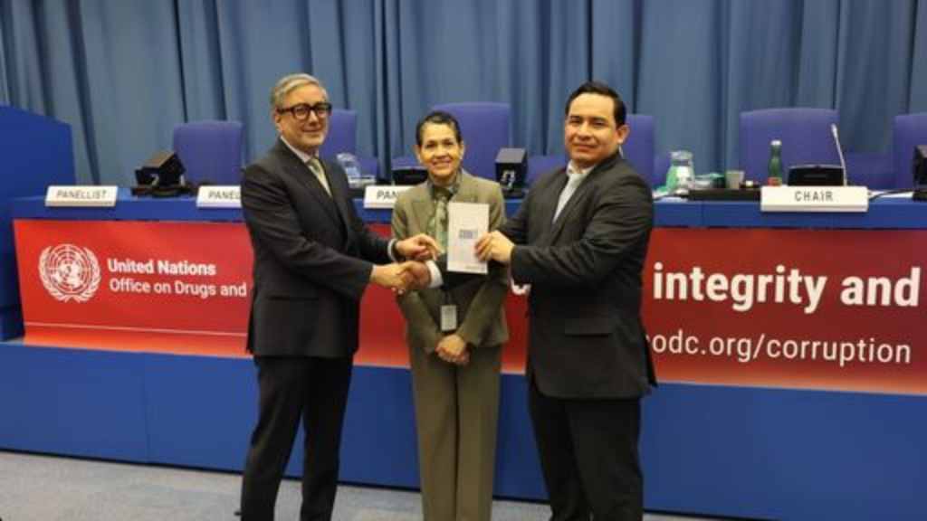 Director Aduanas presenta Código de Ética e Integridad ante ONU