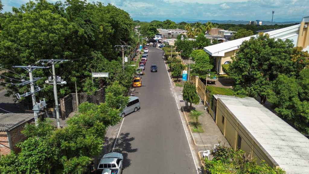 Más de diez calles y avenidas del distrito de San Miguel, equivalentes a cinco kilómetros lineales fueron renovadas por la DOM.