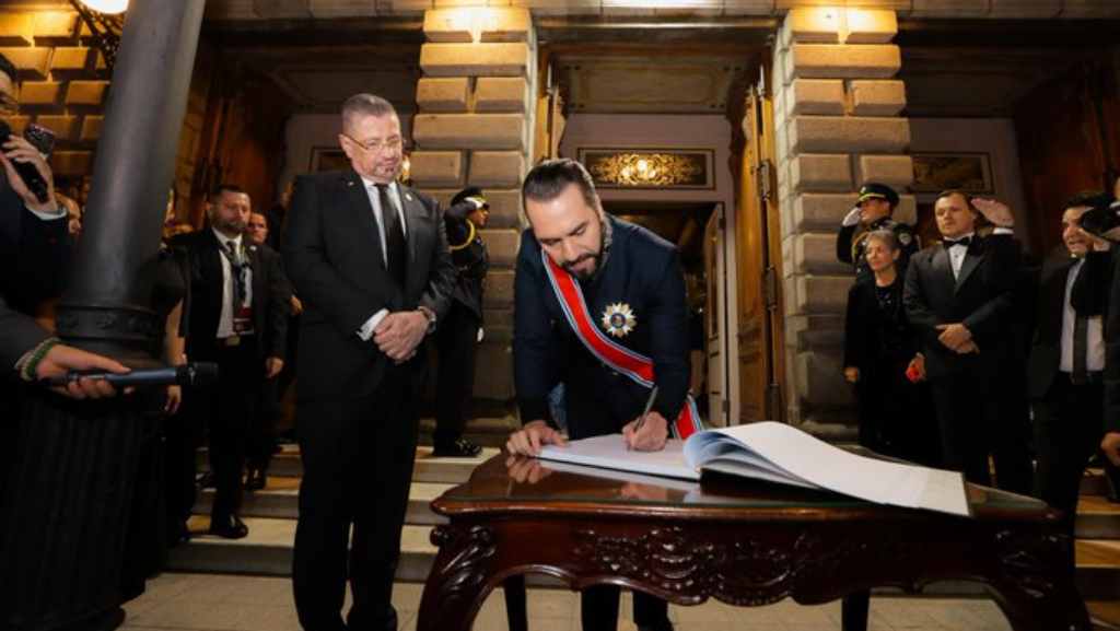 Presidente Nayib Bukele participa en cena de Estado en su honor