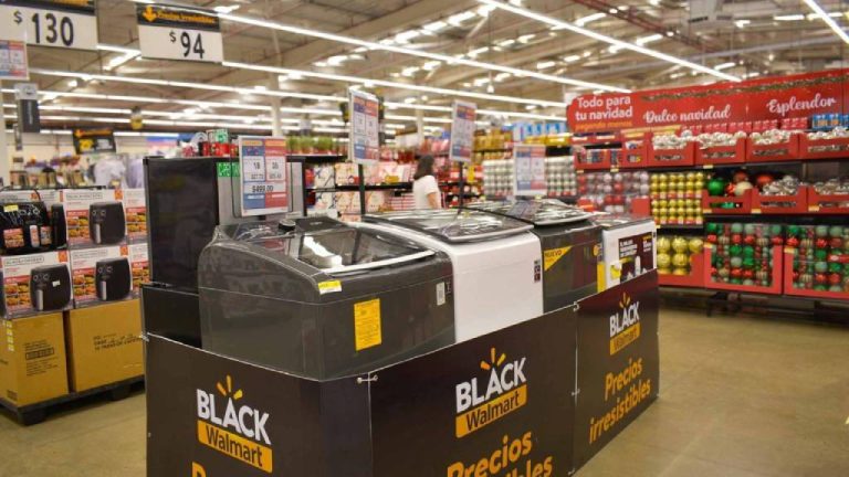 En Walmart, los clientes encontrarán rebajas en productos electrónicos y en línea blanca refrigeradoras y lavadoras, entre otros productos.