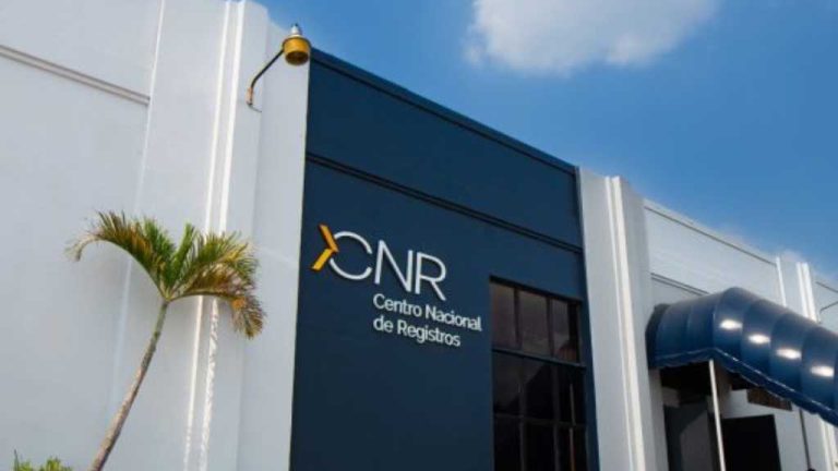 Las Sociedades Simplificada puedan ser inscritas en el Registro de Comercio del Centro Nacional de Registros, sin pago de ningún aranceles.