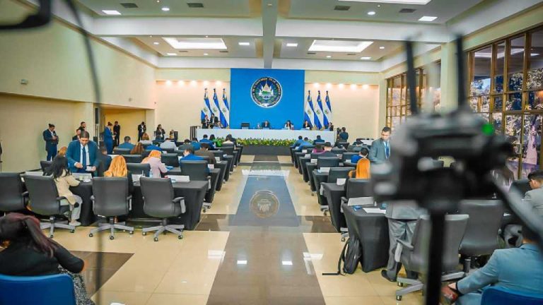 La ratificación a la reforma del Art. 248 de la Constitución abre paso para eliminar la corrupta deuda política establecida en el Art. 210