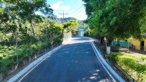 La DOM, entregó una obra vial de más de 1.2 kms. de calles renovadas en el casco urbano del distrito de Cinquera, municipio de Cabañas Oeste