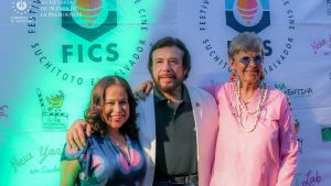 El vicepresidente Félix Ulloa, junto participó en la inauguración del Festival Internacional de Cine de Suchitoto, en la galería ARTLab.