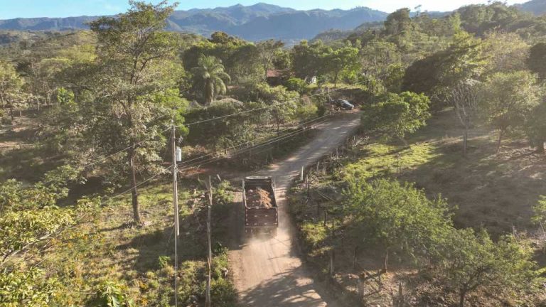 El paso fronterizo a Honduras mejorará con renovación de la calle entre los caseríos Roble Negro y Platanares en San Fernando, Morazán Norte.