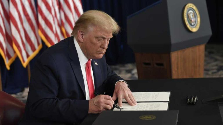 Donald Trump, firmó acciones ejecutivas y órdenes, enfocándose principalmente, en temas de seguridad fronteriza, inmigración, y energía.