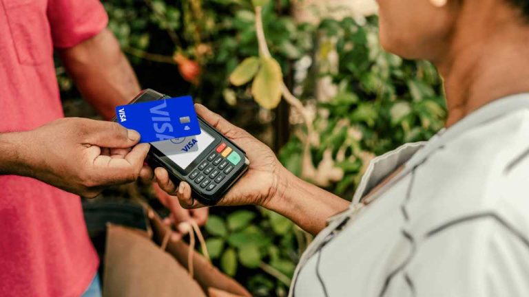 Las transacciones realizadas con credenciales de Visa durante el Black Friday 2024 en El Salvador registraron crecimiento sostenido del 32%