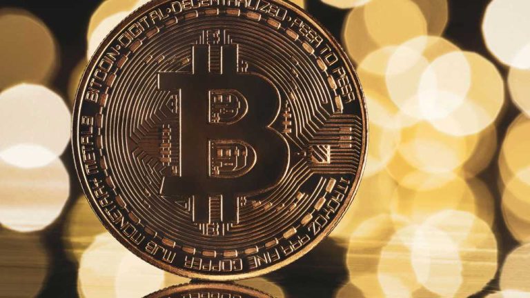 El impacto económico de Bitcoin es multifacético y ha sido objeto de debate, análisis y estudio desde su creación en 2009.
