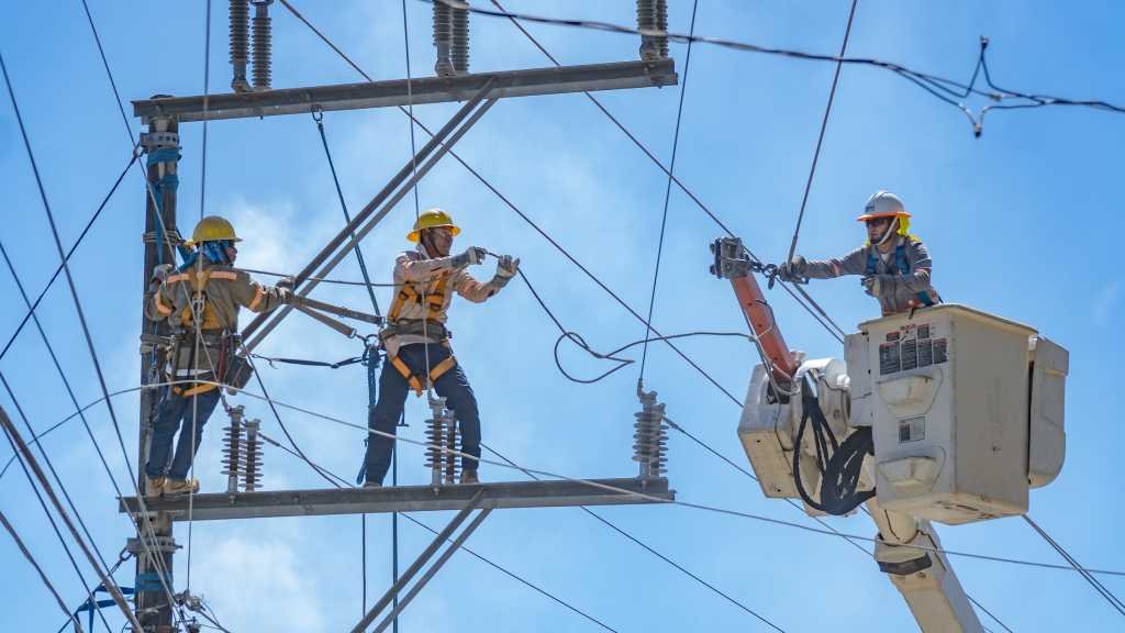 Con la llegada de la época seca y el calor se preparan para atender el aumento en la demanda de energía y garantizar un servicio continúo.