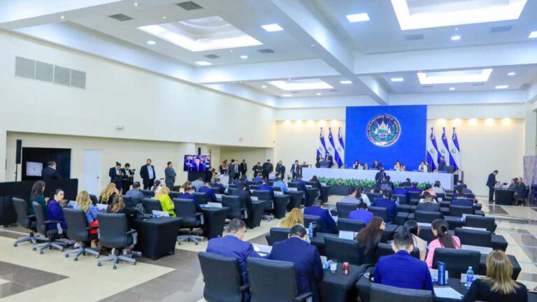 Con 56 votos los diputados aprobaron la garantía soberana del Estado a dos préstamos suscritos con el Banco Interamericano de Desarrollo.