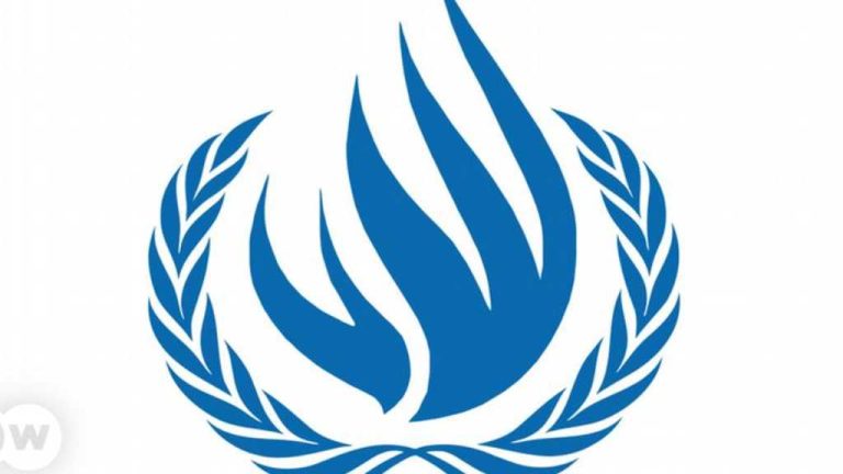 También congela fondos a UNRWA, agencia que vinculan al grupo Hamas y de participar en la masacre del 7 de octubre de 2023 en Israel.