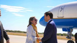 Marco Rubio llega al país para reunirse con el presidente Bukele